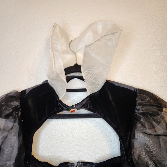 Dolls Kill Trickz N' Treatz evil queen costume One Bad Apple Costume M - Picture 8 of 16